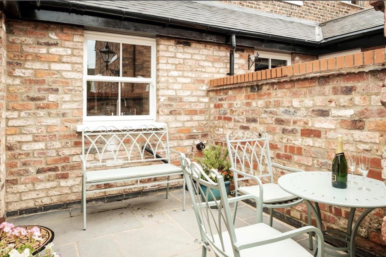 107 And 109 Nunnery Lane Vila York Exterior foto